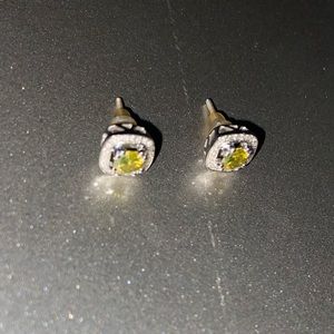 GET IT NOW!! White Gold Yellow Solitaire Diamond + Diamond Border.